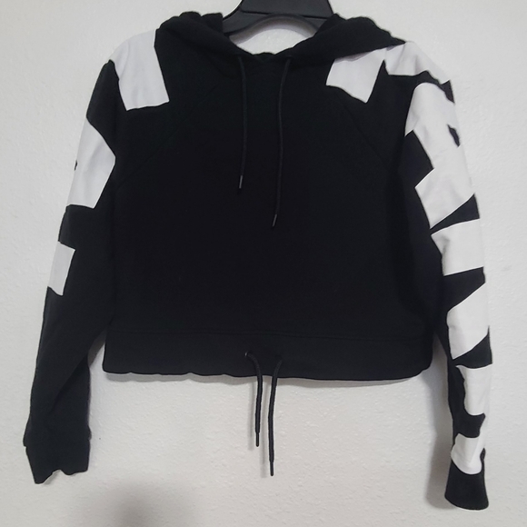 Ivy park cropped hoodie black and white - Picture 11 of 16